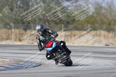 media/Dec-01-2025-Moto Forza (Mon) [[2daa91e15f]]/3-Beginner Group/Session 3 (Turn 3)/